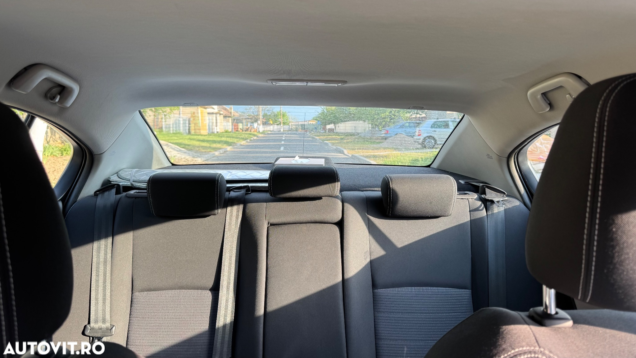 Toyota Avensis 2.0 D-4D Executive - 9