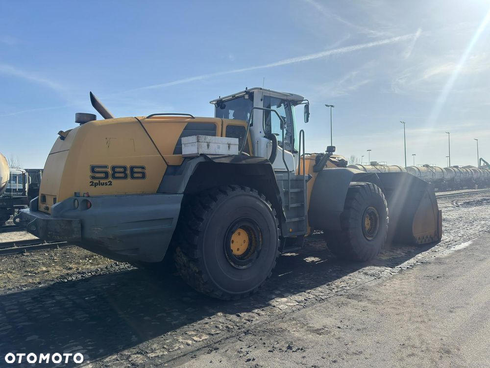 Liebherr L586 - 4