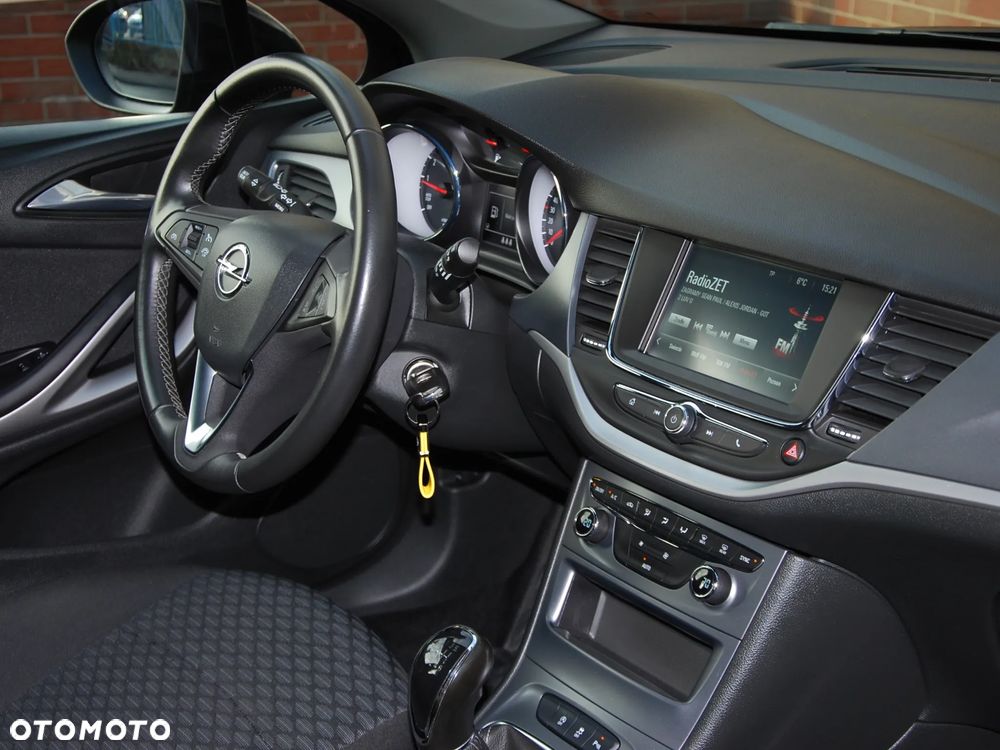 Opel Astra 1.4 T Enjoy S&S - 11