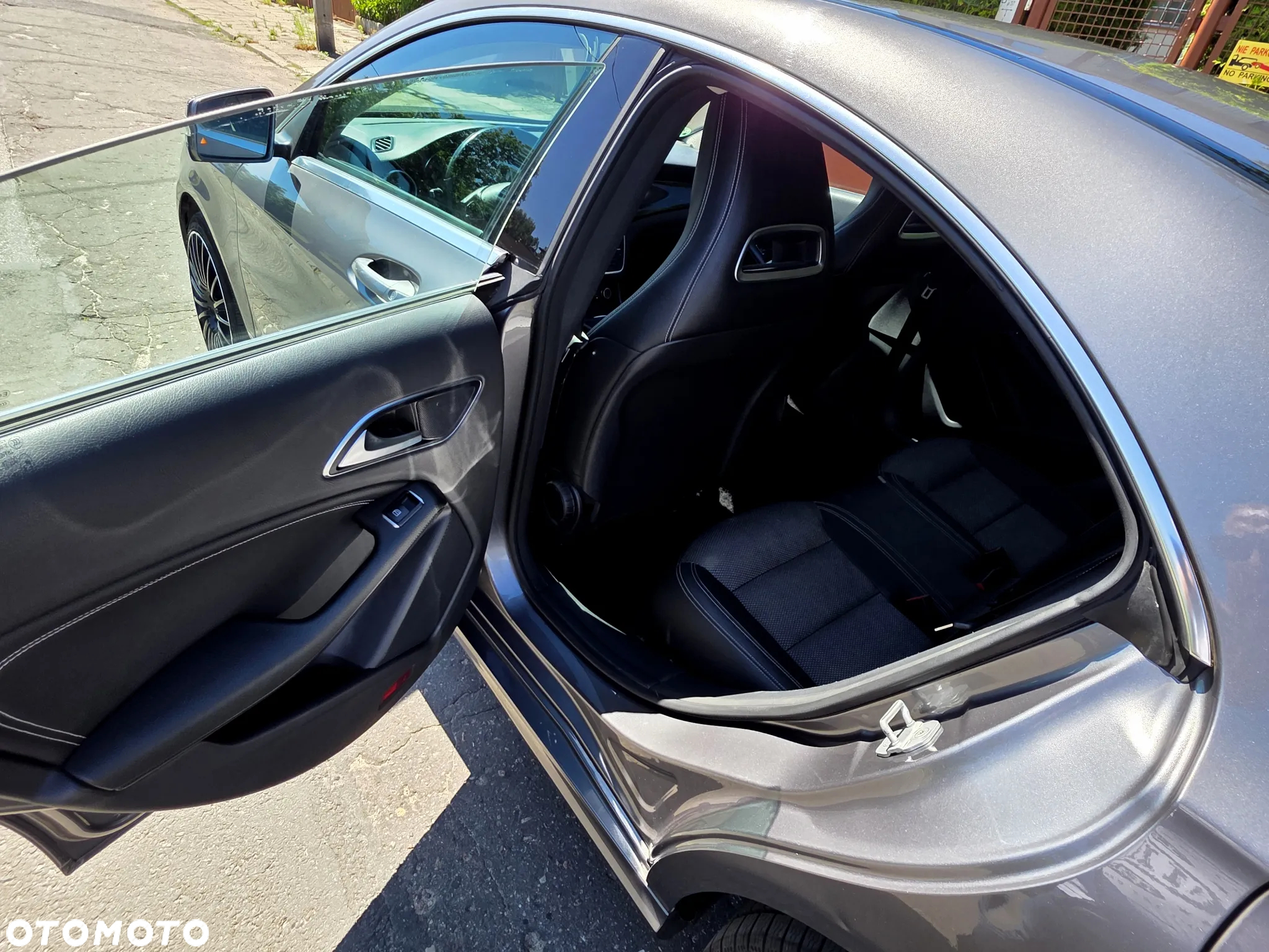Mercedes-Benz CLA 180 7G-DCT - 11