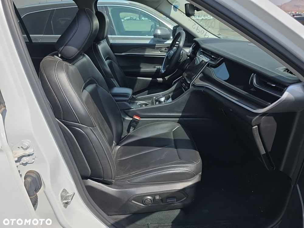Jeep Grand Cherokee - 14
