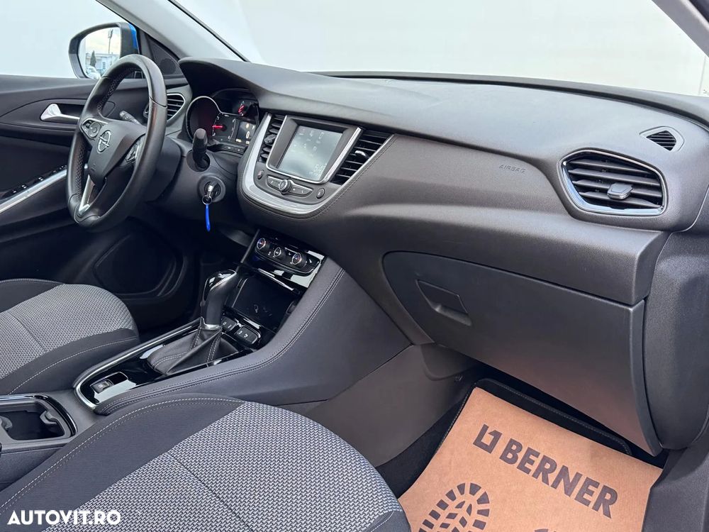 Opel Grandland X - 13