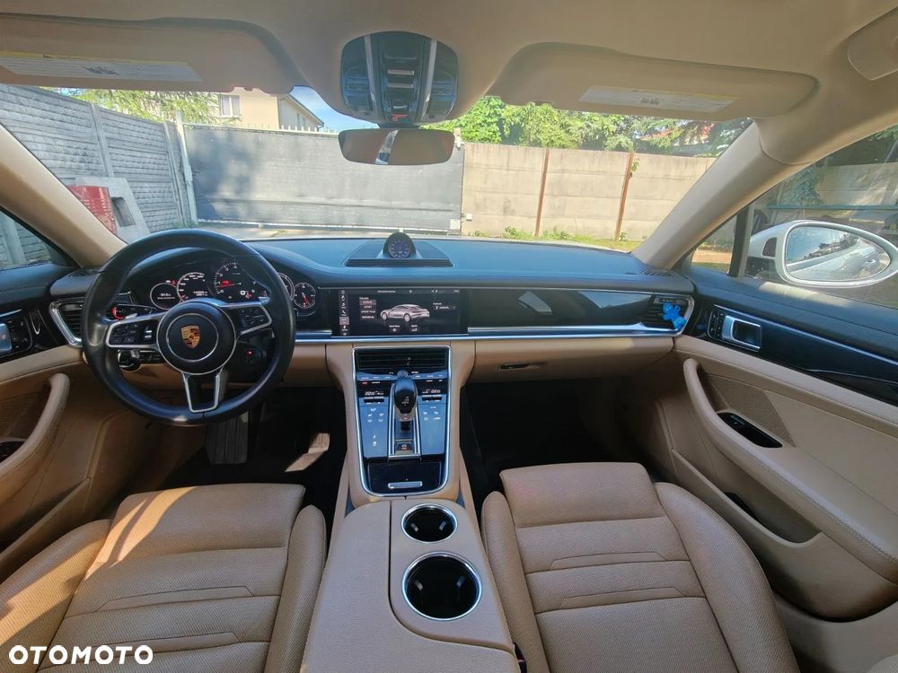 Porsche Panamera 4 - 16