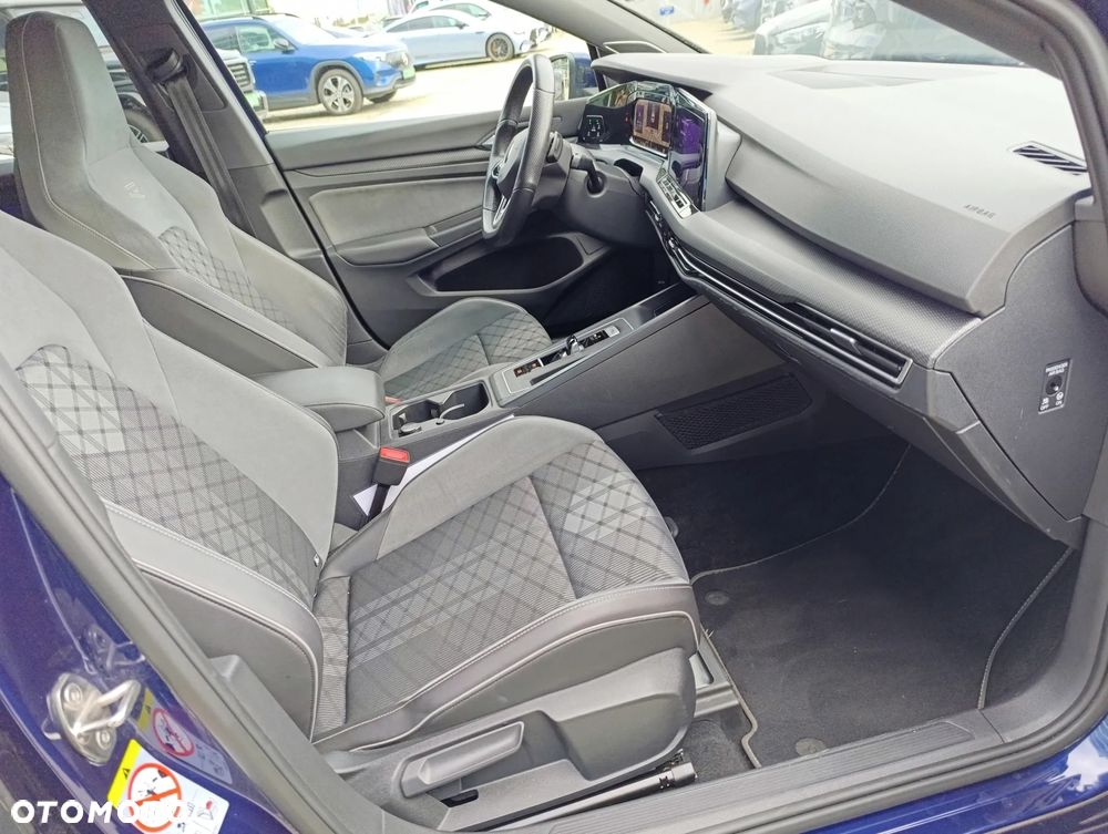 Volkswagen Golf VIII 1.5 eTSI EVO R-Line DSG - 17