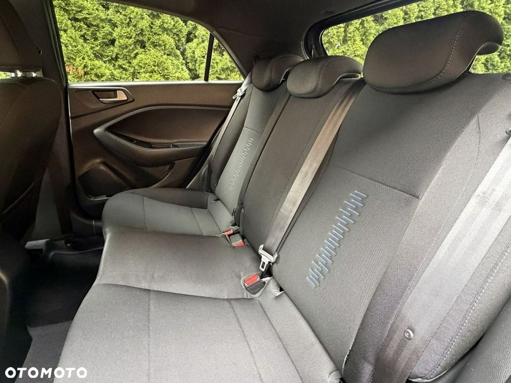 Hyundai i20 - 17