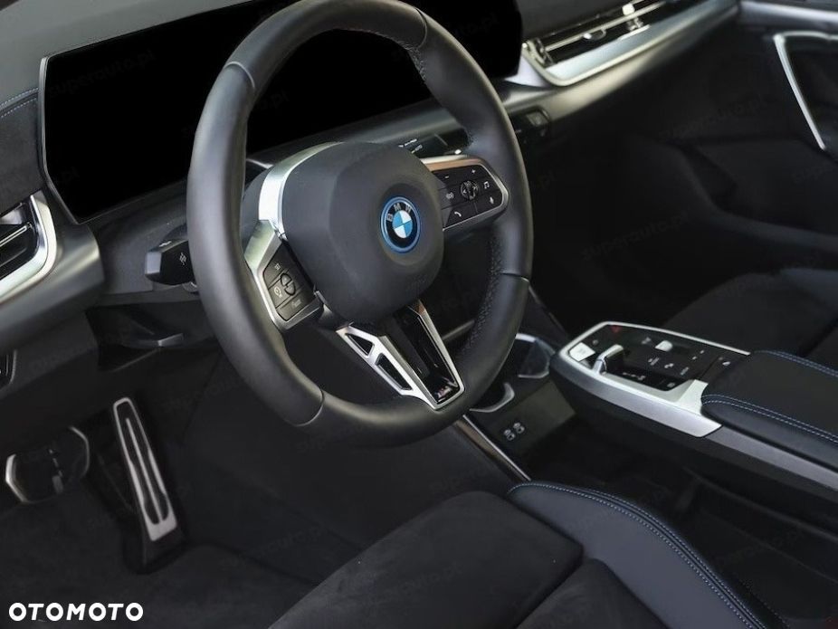 BMW iX2 - 8
