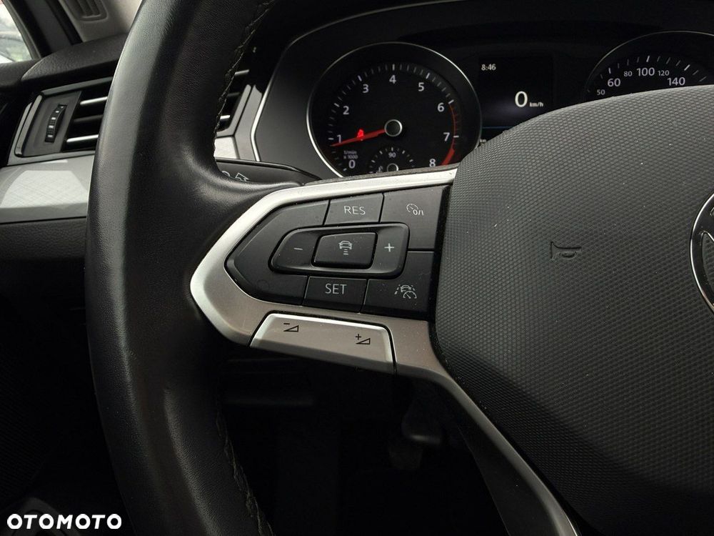 Volkswagen Passat - 10