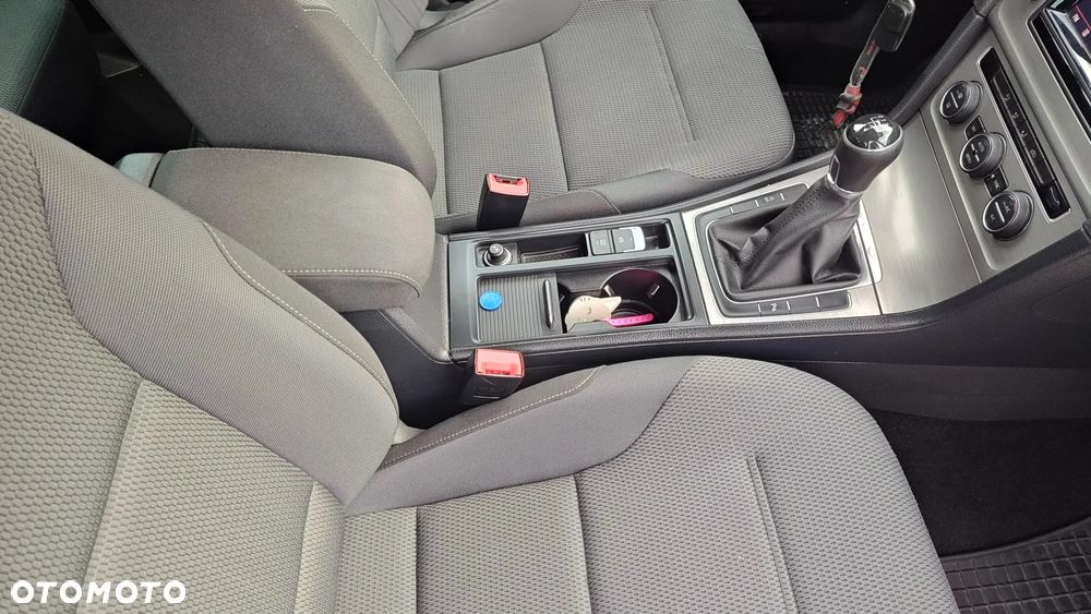 Volkswagen Golf VI 1.6 TDI BlueMot Comfortline - 18