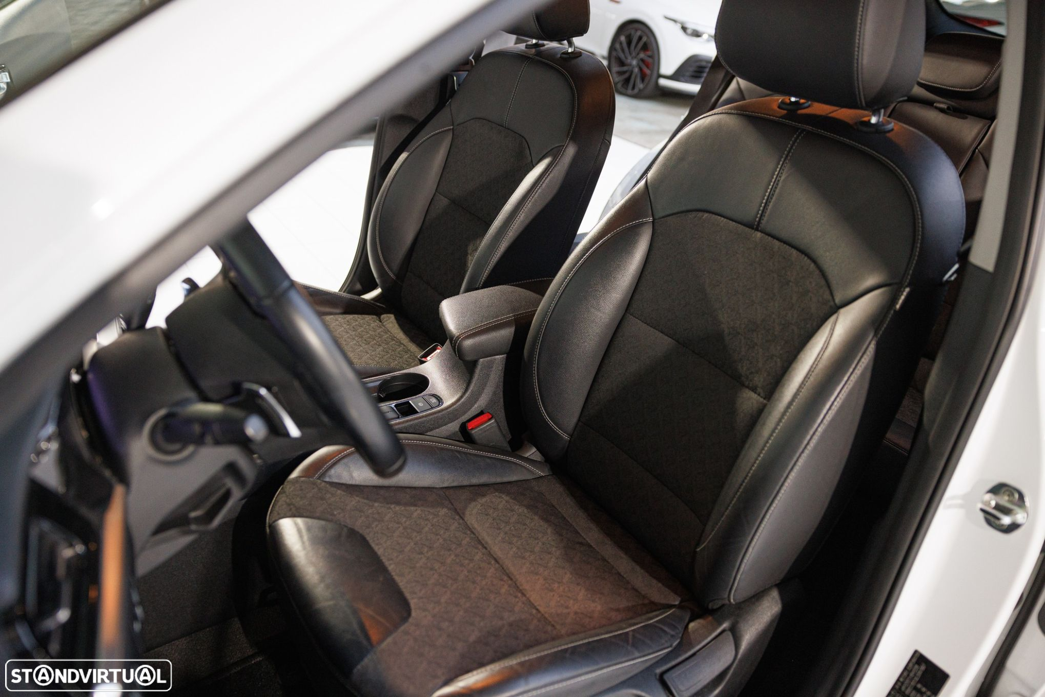 Kia Niro 1.6 GDi HEV Urban - 12