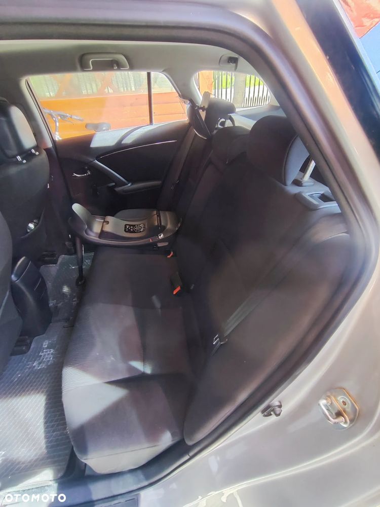 Toyota Avensis 2.0 D-4D 2010 - 4