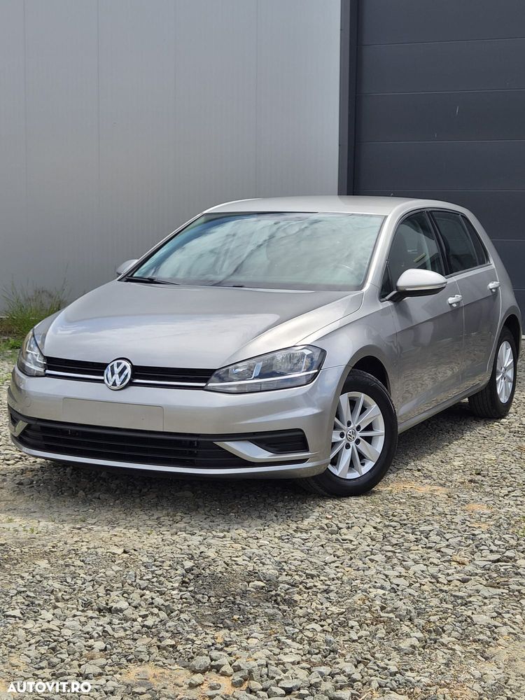 Volkswagen Golf - 2