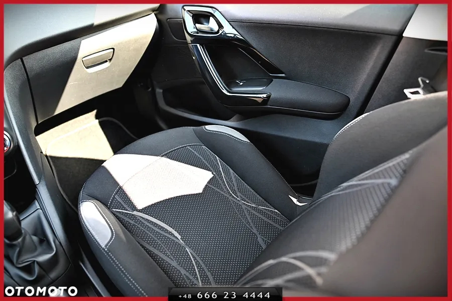 Peugeot 208 1.2 VTi Style - 21