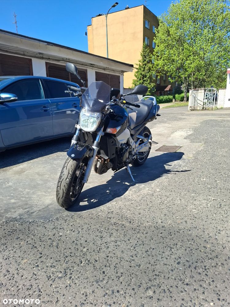 Suzuki GSR - 1