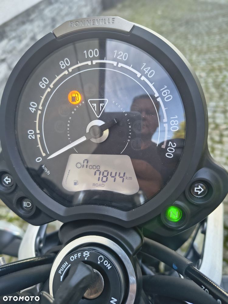 Triumph Speed Twin - 40