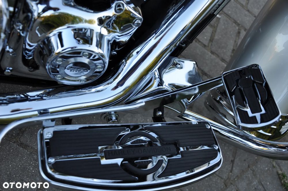 Harley-Davidson Softail Heritage Classic - 26