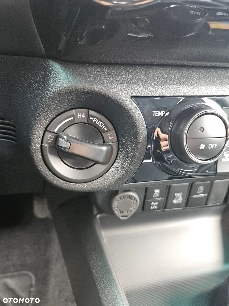 Toyota Hilux 2.8 D-4D mHEV Double Cab Executive 4x4 - 26