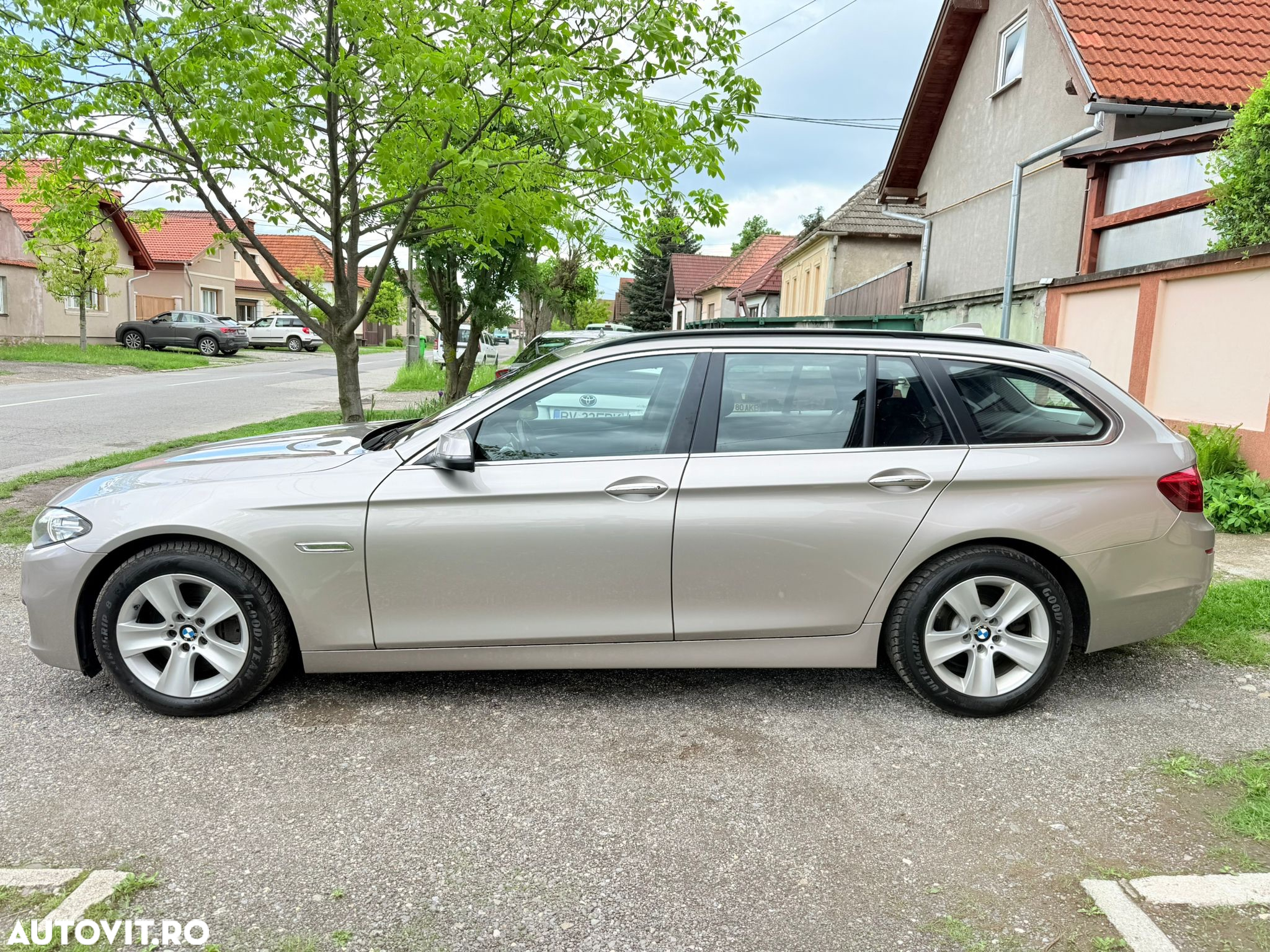 BMW Seria 5 525d Touring Sport-Aut. - 7
