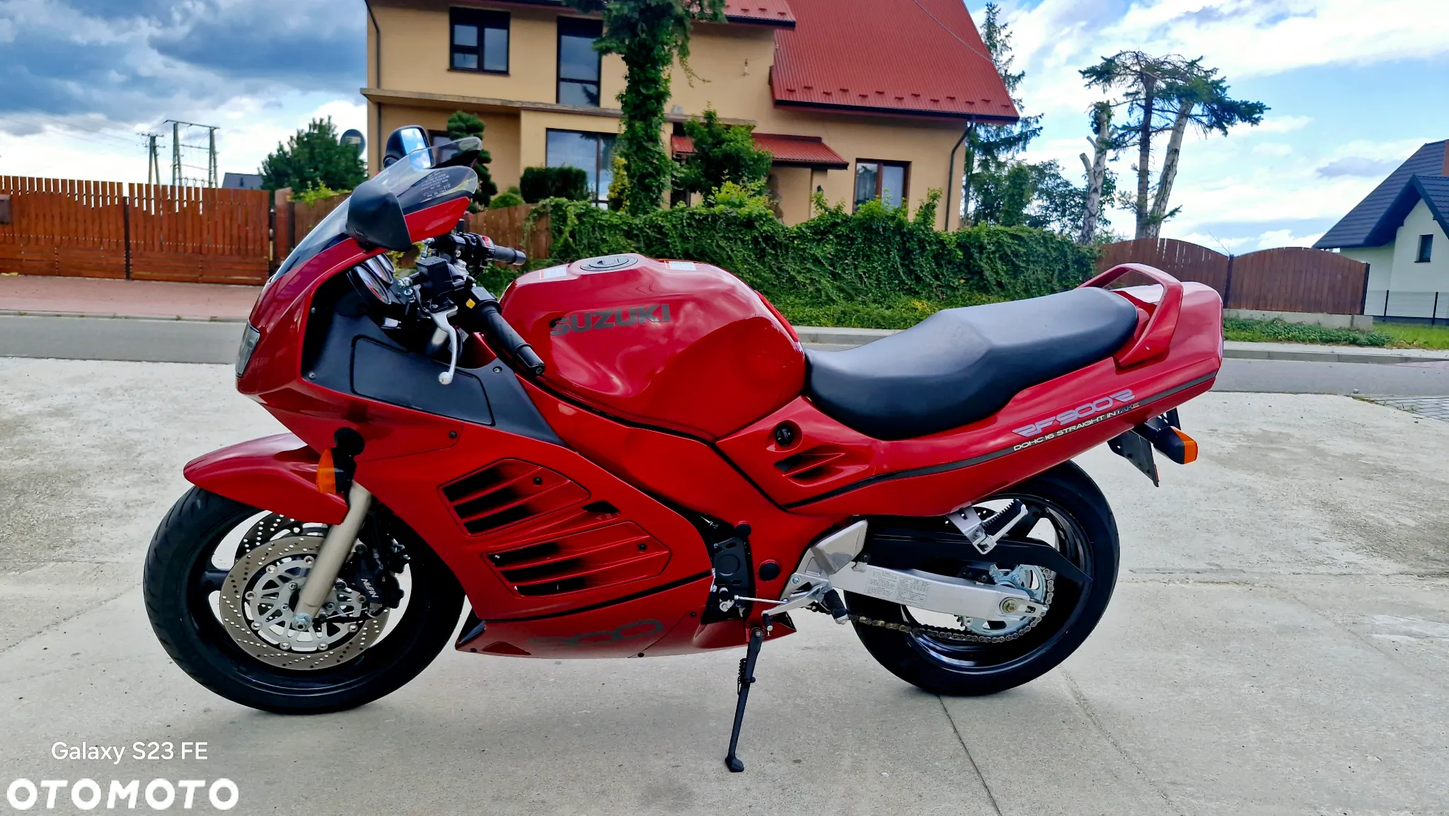 Suzuki RF - 4