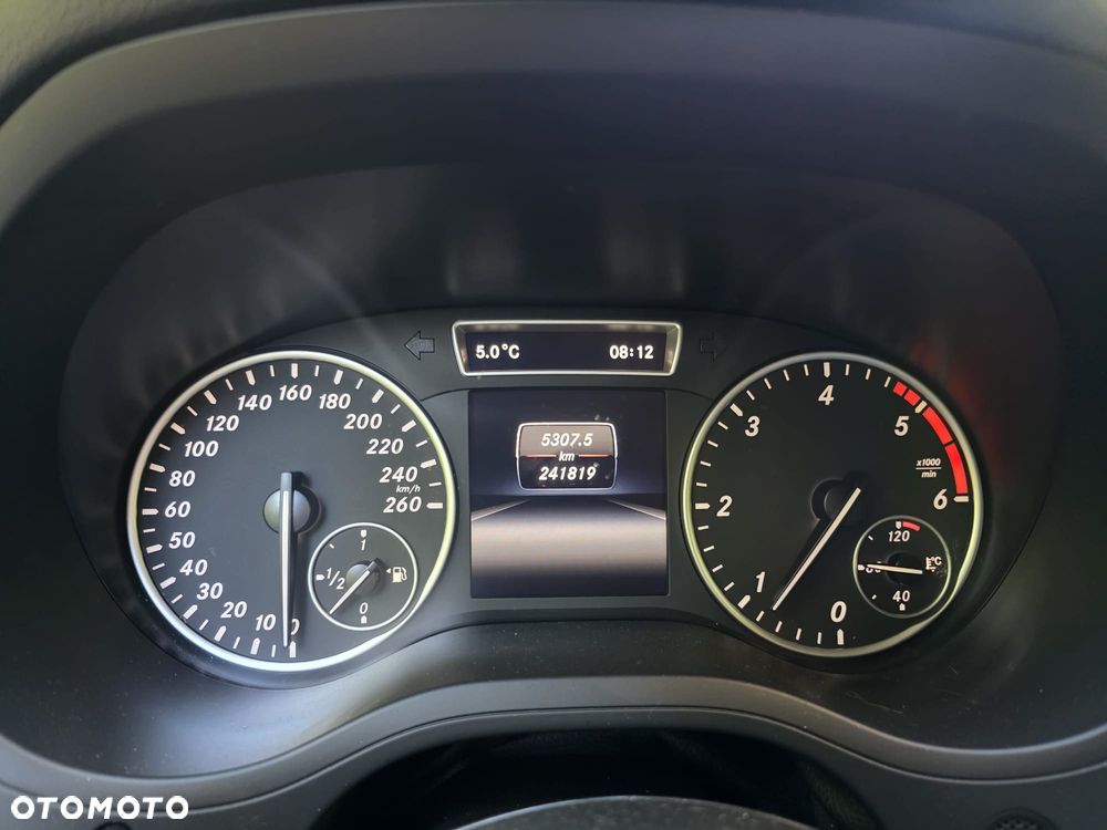 Mercedes-Benz Klasa B 180 CDI BlueEFFICIENCY Edition Style - 28