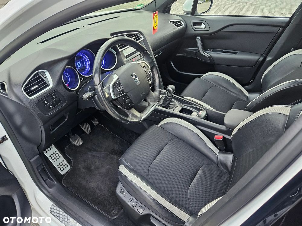 Citroën DS4 VTi 120 Urban Show - 8