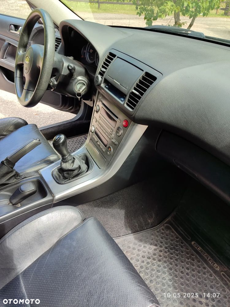 Subaru Legacy SW 2.0i MT - 7