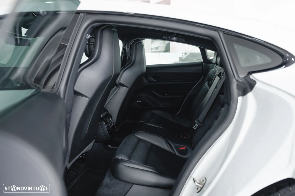 Porsche Taycan 4S Bateria Performance Plus - 47