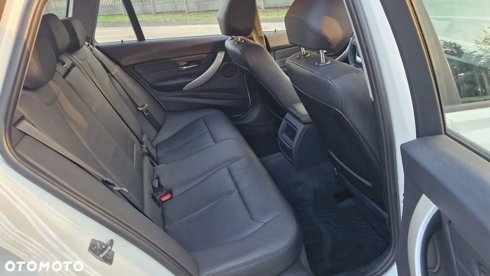 BMW Seria 3 320d Blue Performance Modern Line - 13