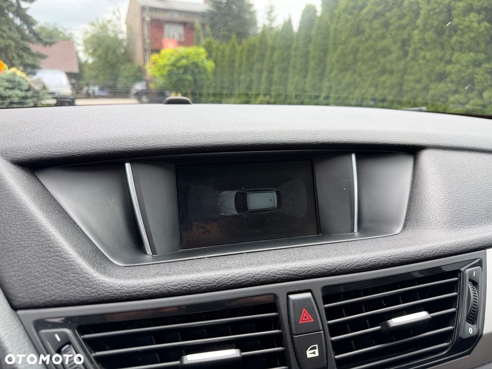 BMW X1 sDrive18d xLine - 27
