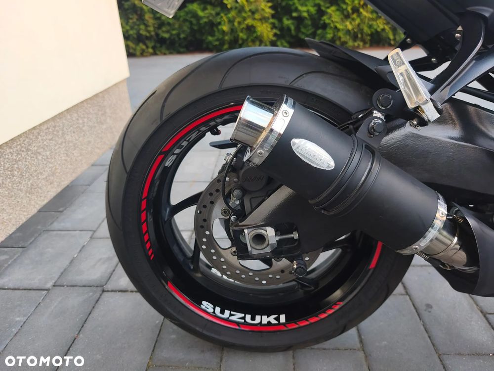 Suzuki GSX 1000 - 16