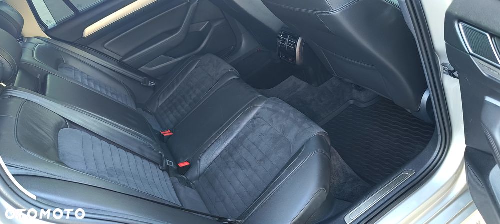 Volkswagen Passat Variant 2.0 TDI SCR Highline - 22