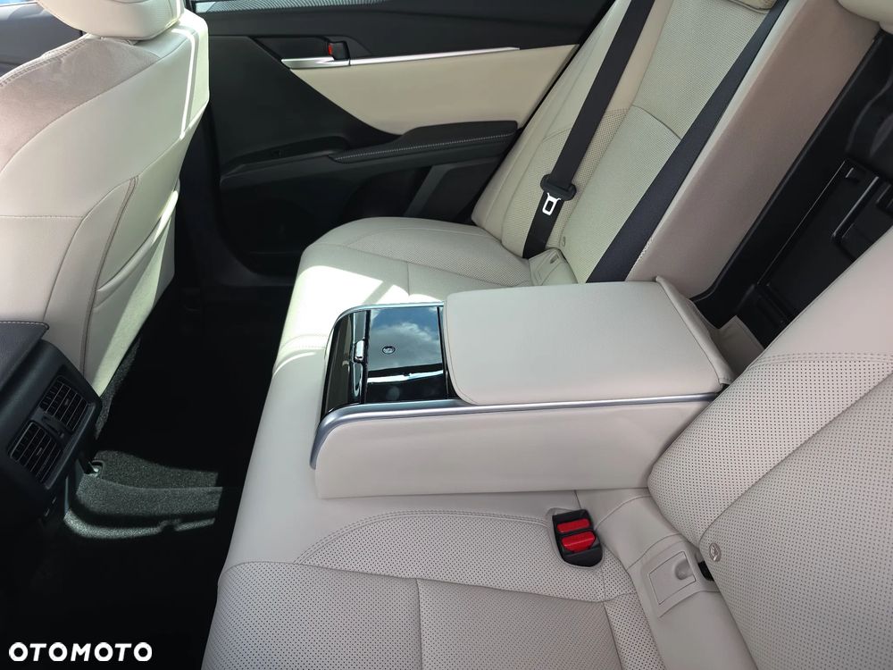 Toyota Camry 2.5 Hybrid Dynamic Force Executive e-CVT - 13
