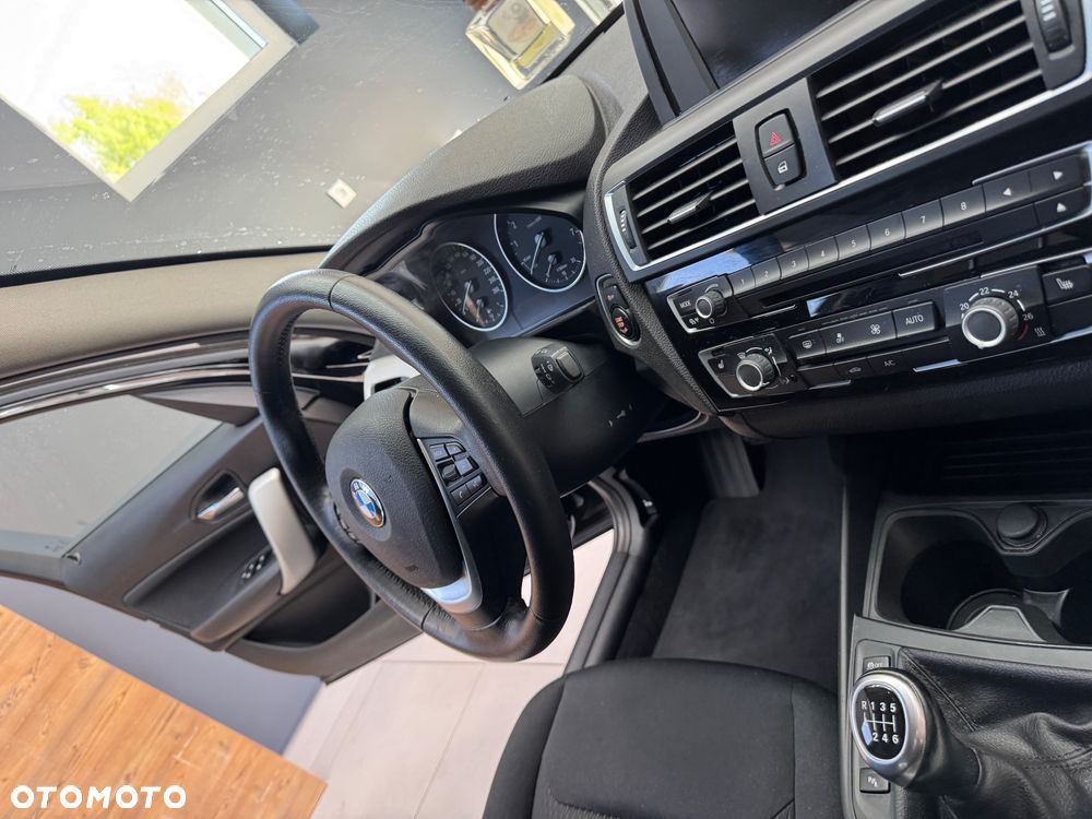 BMW Seria 1 116i - 15