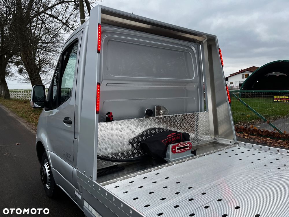 Mercedes-Benz Sprinter - 20