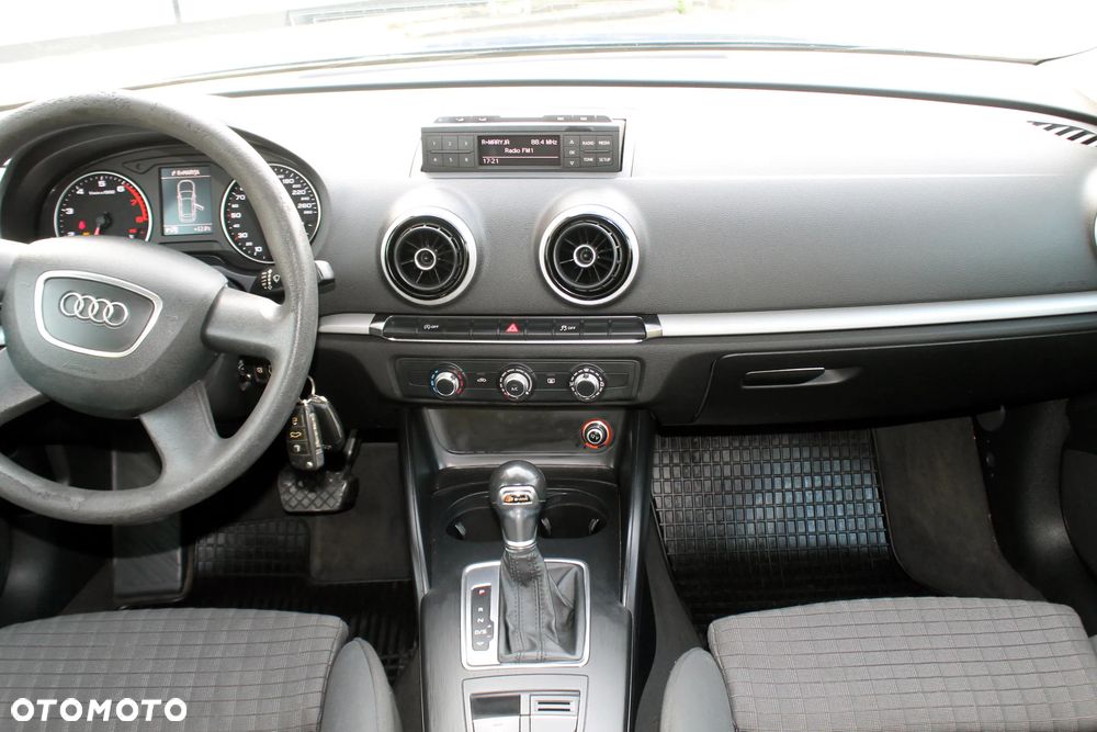 Audi A3 Sportback 1.8 TFSI S tronic Ambiente - 9