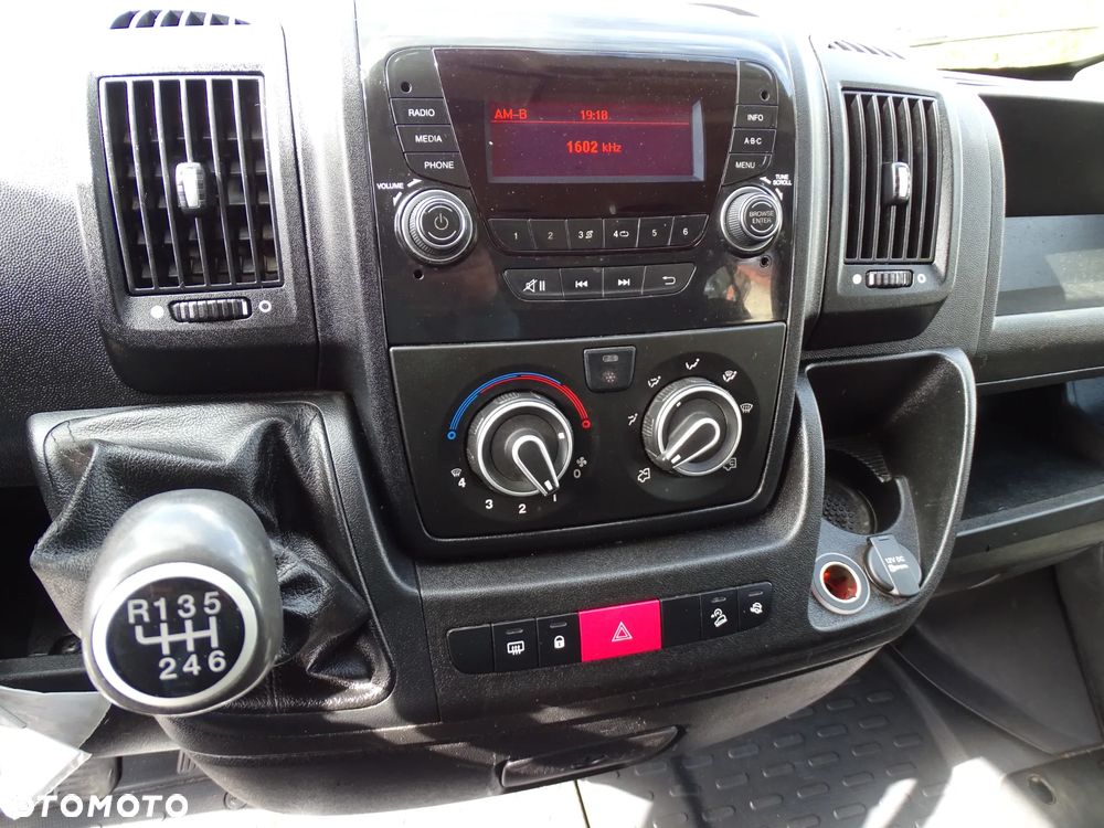 Peugeot BOXER 130 koni ,doka, Klima, 7- osób + skrzynia 3,40 m , MAXI - 6
