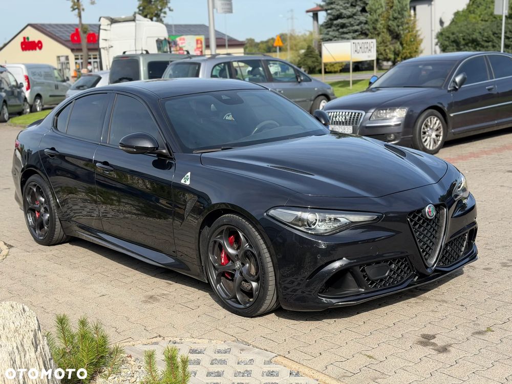 Alfa Romeo Giulia 2.9 V6 Bi-Turbo AT8 Quadrifoglio - 3