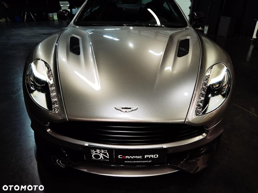 Aston Martin Vanquish - 17