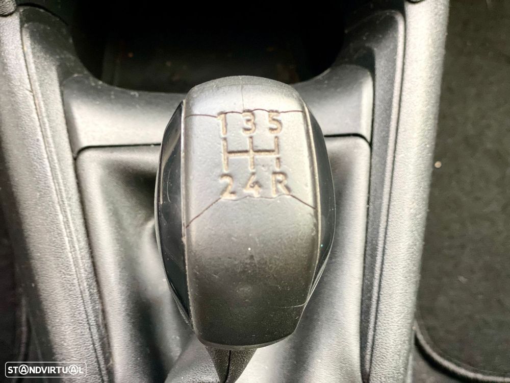 Peugeot 208 1.4 HDi - 17