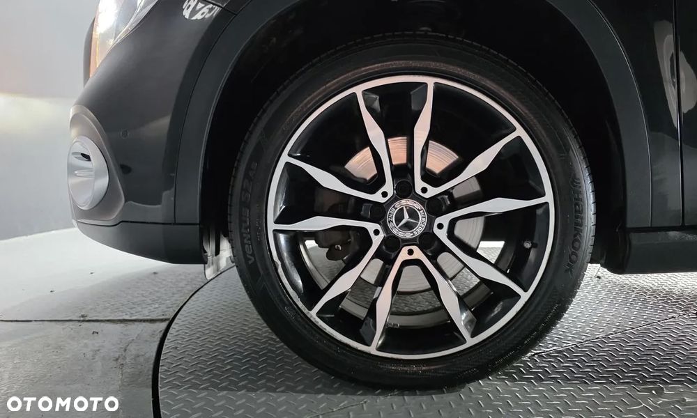 Mercedes-Benz GLA - 27