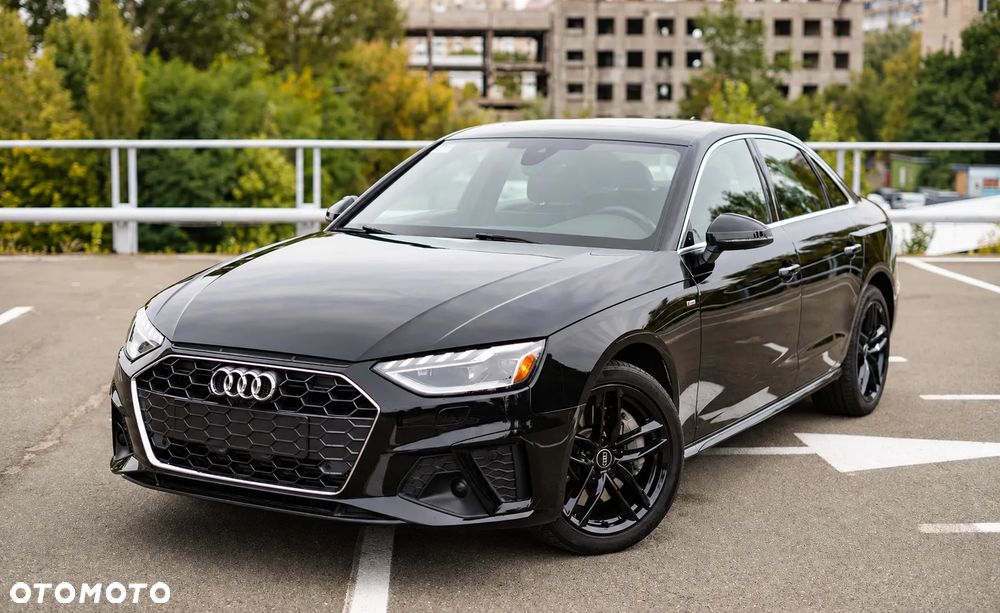 Audi A4 2021 photo 2