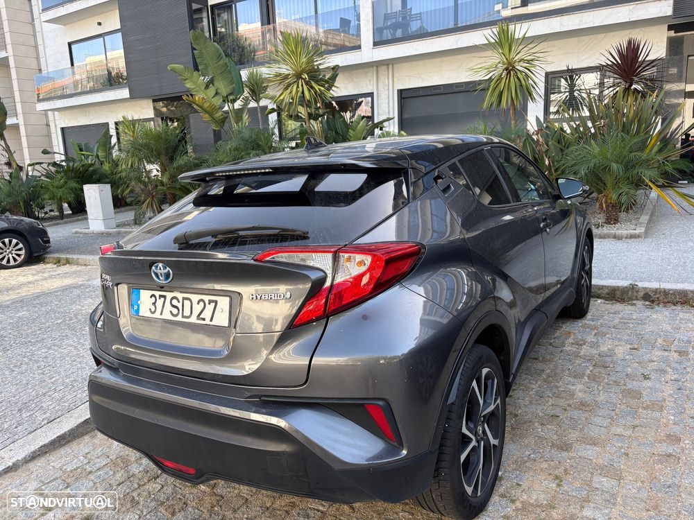 Toyota C-HR 1.8 HSD Lounge — fotografia 4