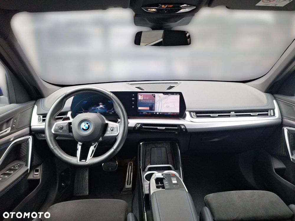 BMW iX1 - 6