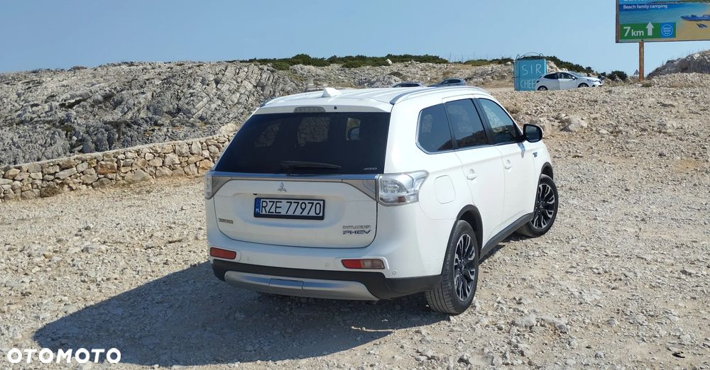 Mitsubishi Outlander 2.0 4WD Plus - 3