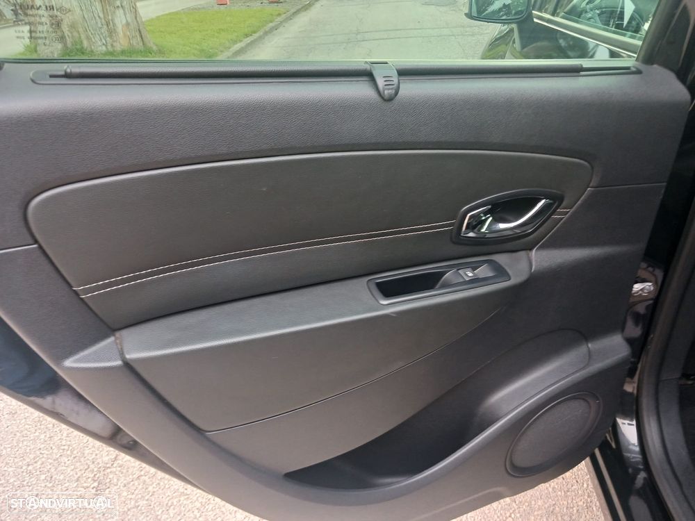 Renault Scénic 1.5 dCi Sport SS - 32