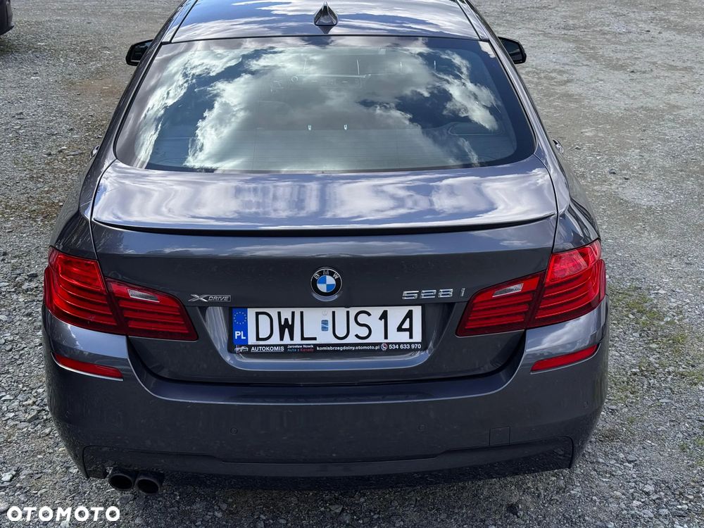 BMW Seria 5 528i xDrive - 8