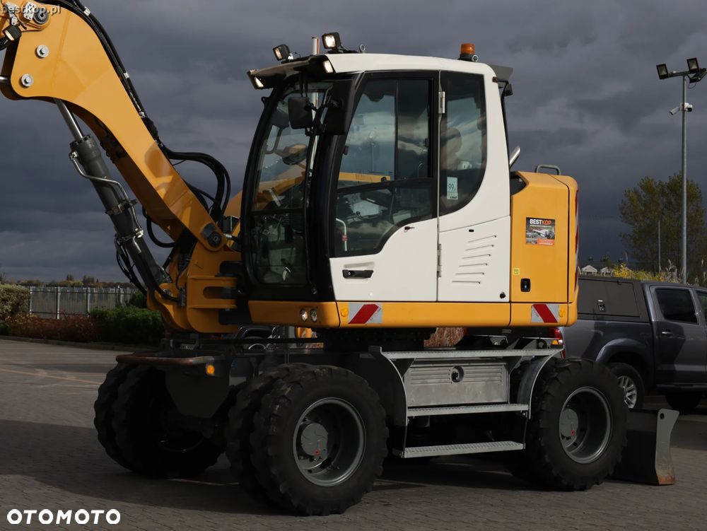 Liebherr A910 Compact - 13