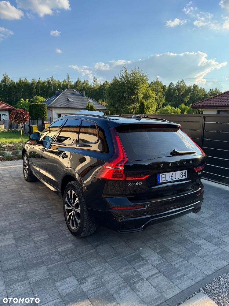 Volvo XC 60 B4 D AWD Plus Dark - 11
