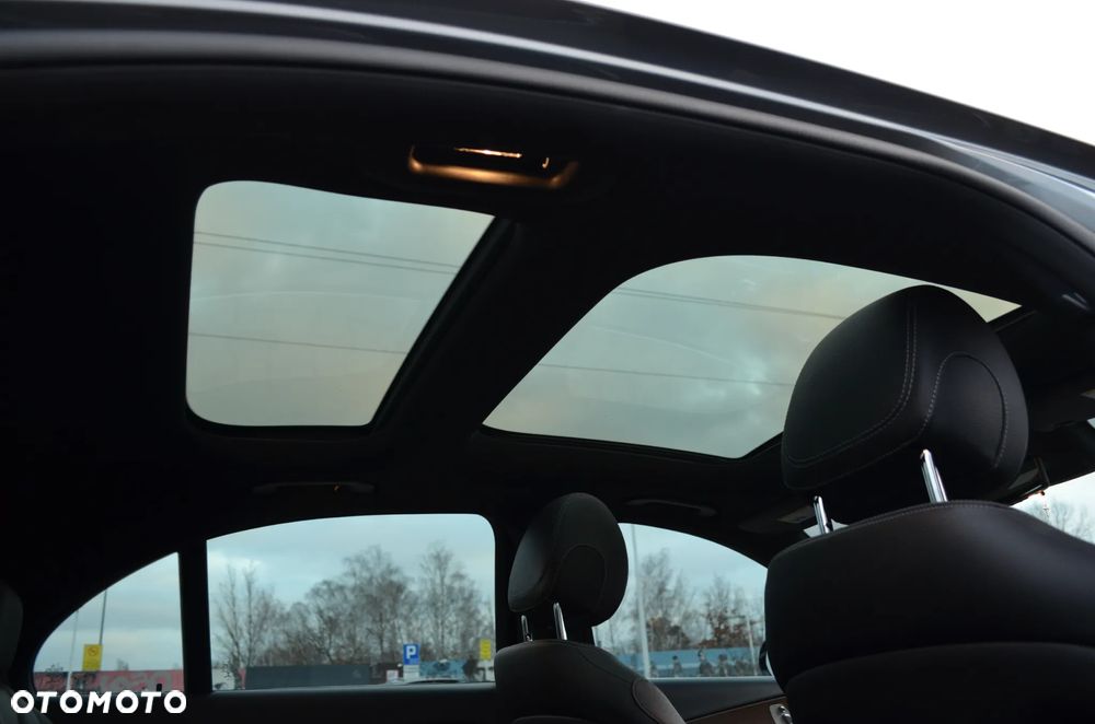 Mercedes-Benz Klasa E 300 9G-TRONIC AMG Line - 12