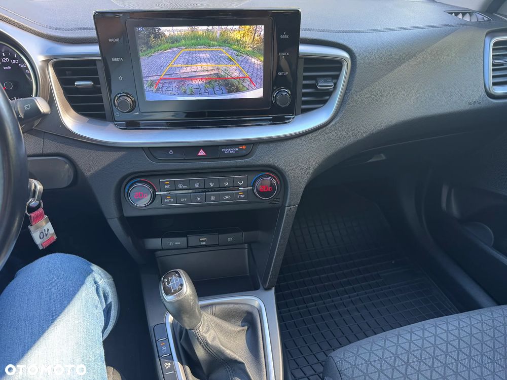 Kia Ceed 1.4 T-GDI M - 10