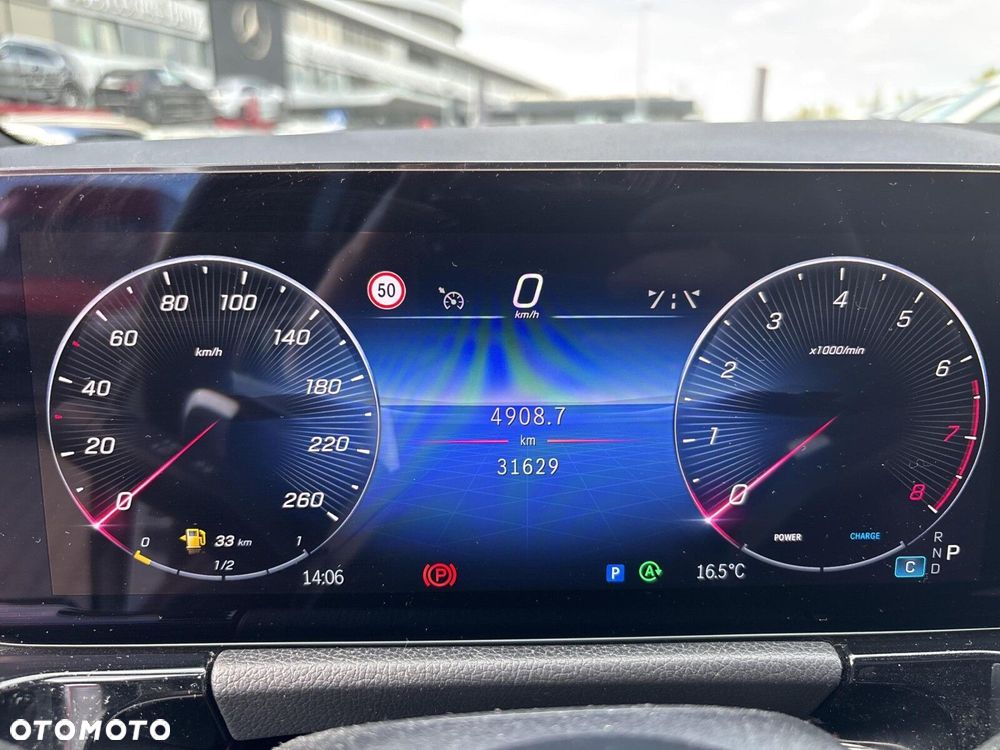 Mercedes-Benz GLA - 12
